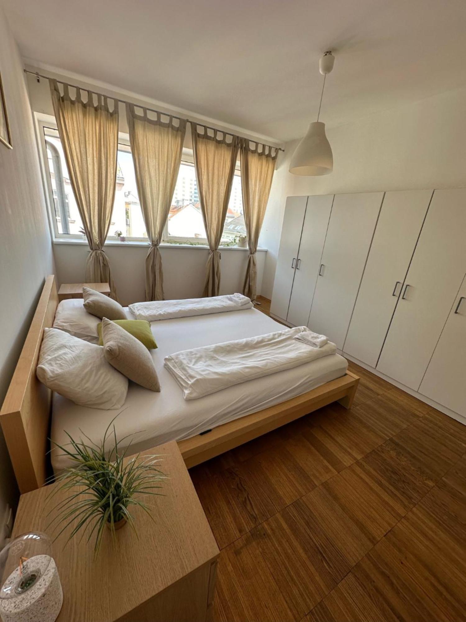 Rennweg Top Apartment Wina Bagian luar foto
